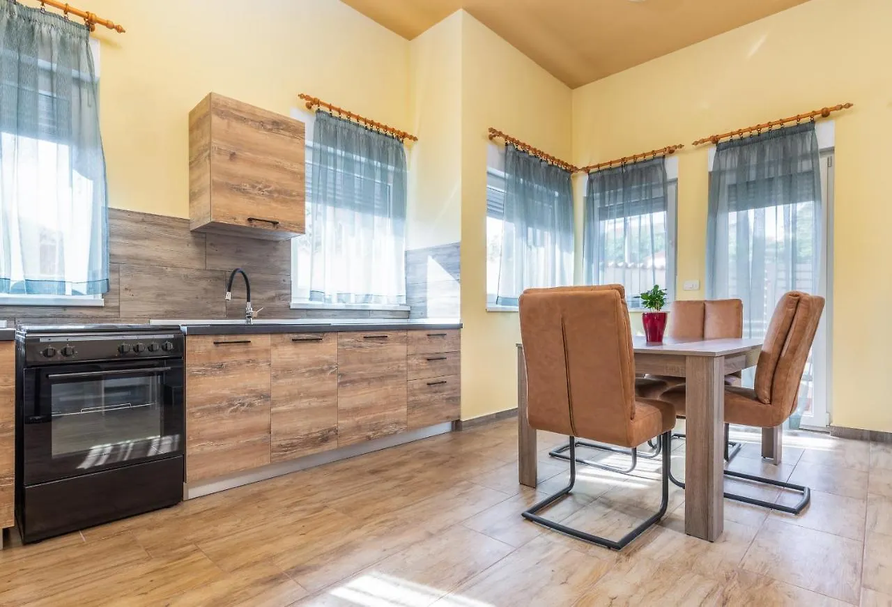 Apartmani Monte プーラ